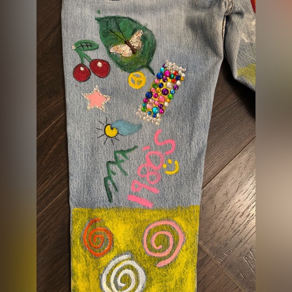 Levi's Women's Straight Leg Jeans with Artistic Patterns - Picture 3 of 11